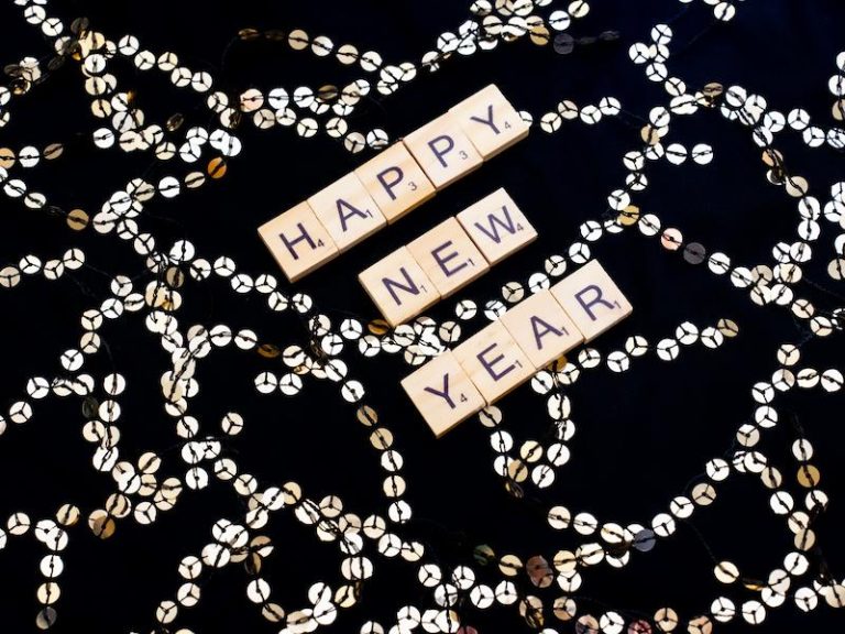 New Year Family Greetings: 150+ Wishes for Loved Ones